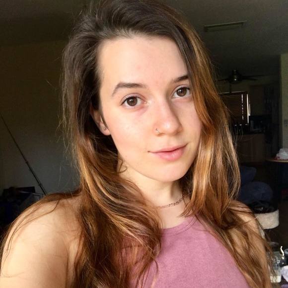 Meet your Posher, Christina - Picture 1 of 1